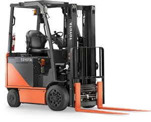 Foto de estudio de la carretilla elevadora eléctrica mediana Toyota con fondo blanco